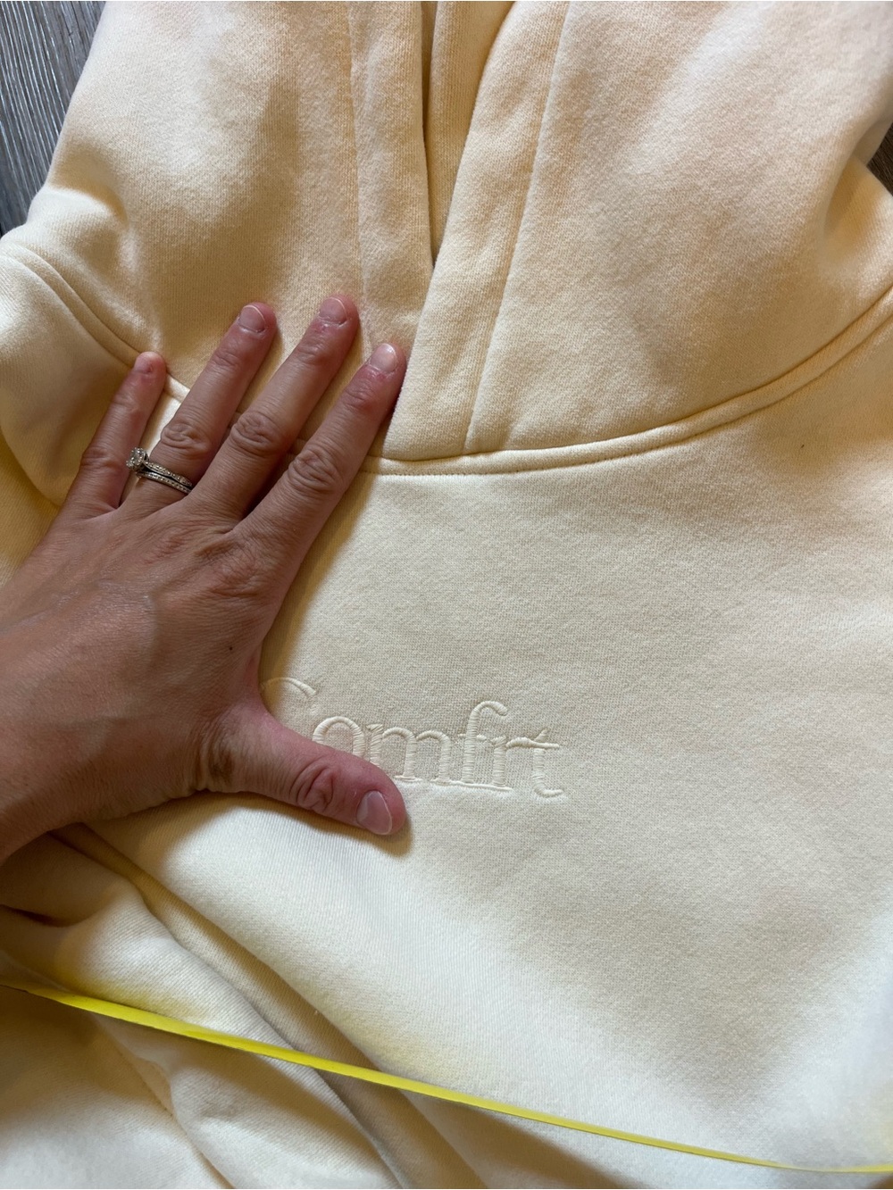 Comfrt Signature Hoodie Oversized Sweatshirt Yellow Size Large - Picture 10 of 10